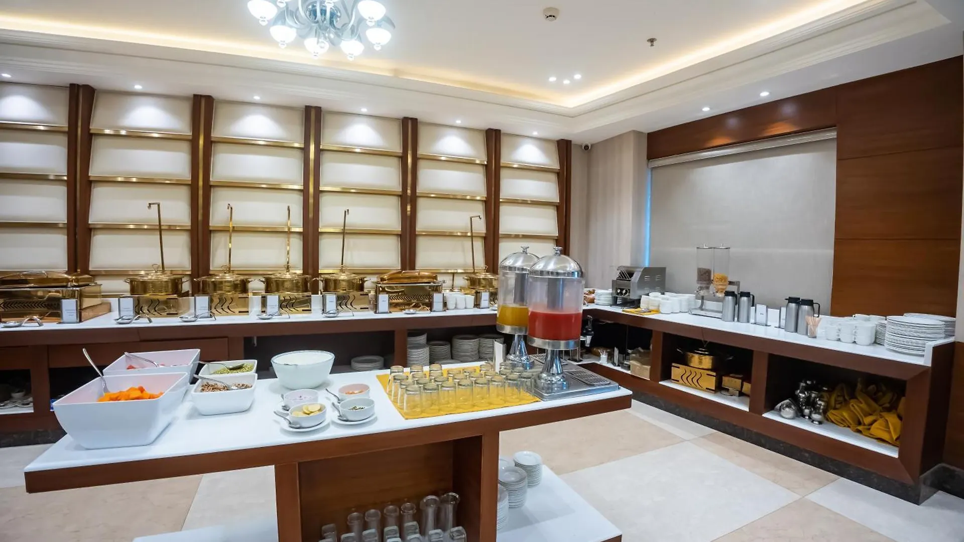 Arcadia Hotel Varanasi 4*,  India